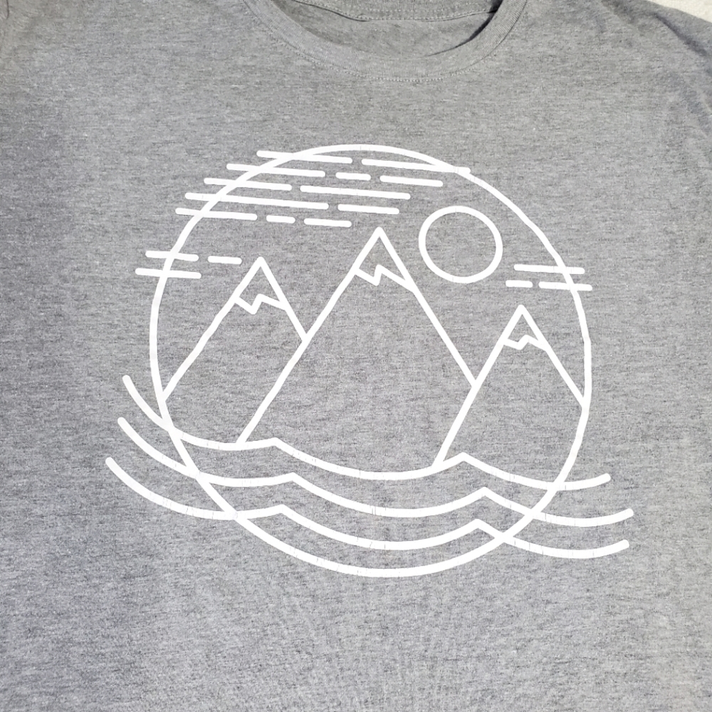 Women's light gray Goodfellow tee-shirt top with mountain logo size xl - Picture 8 of 9